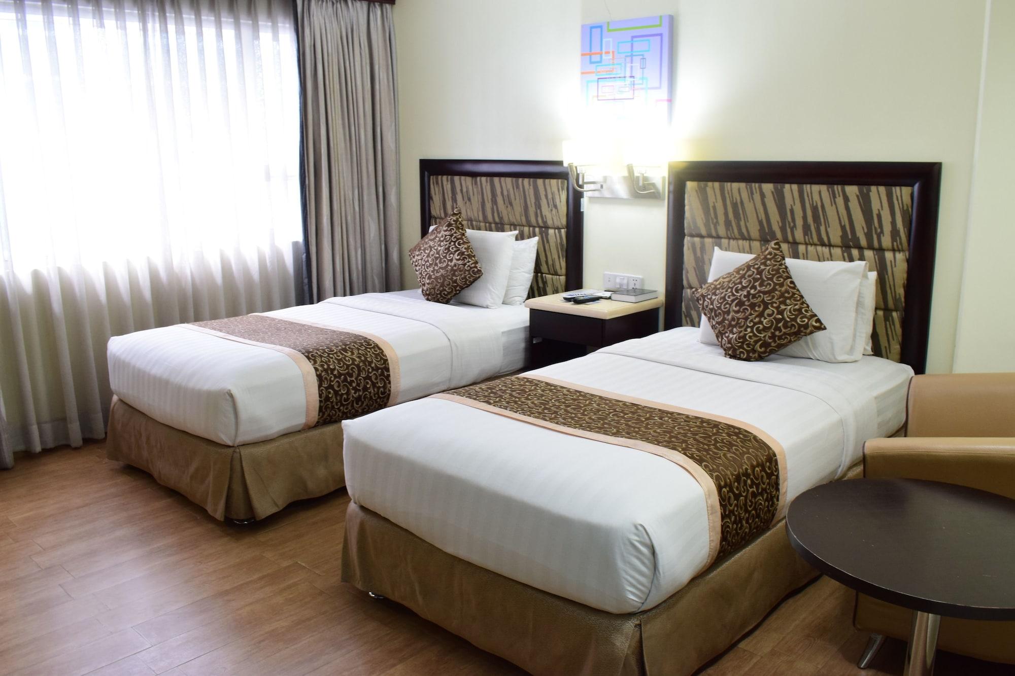 ไดมอนด์ สวีท แอนด์ เรสซิเดนซ์ Hotel Cebu ภายนอก รูปภาพ