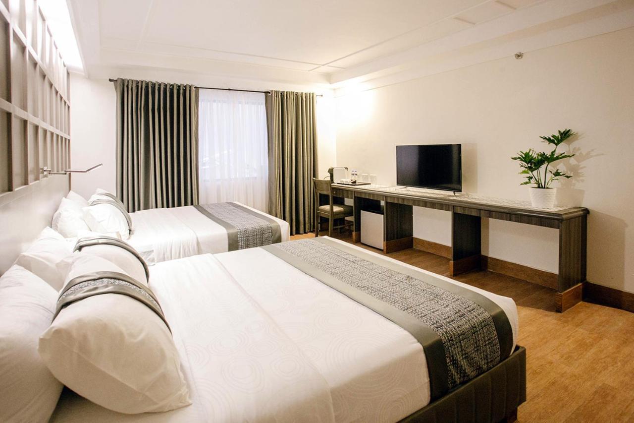 ไดมอนด์ สวีท แอนด์ เรสซิเดนซ์ Hotel Cebu ภายนอก รูปภาพ
