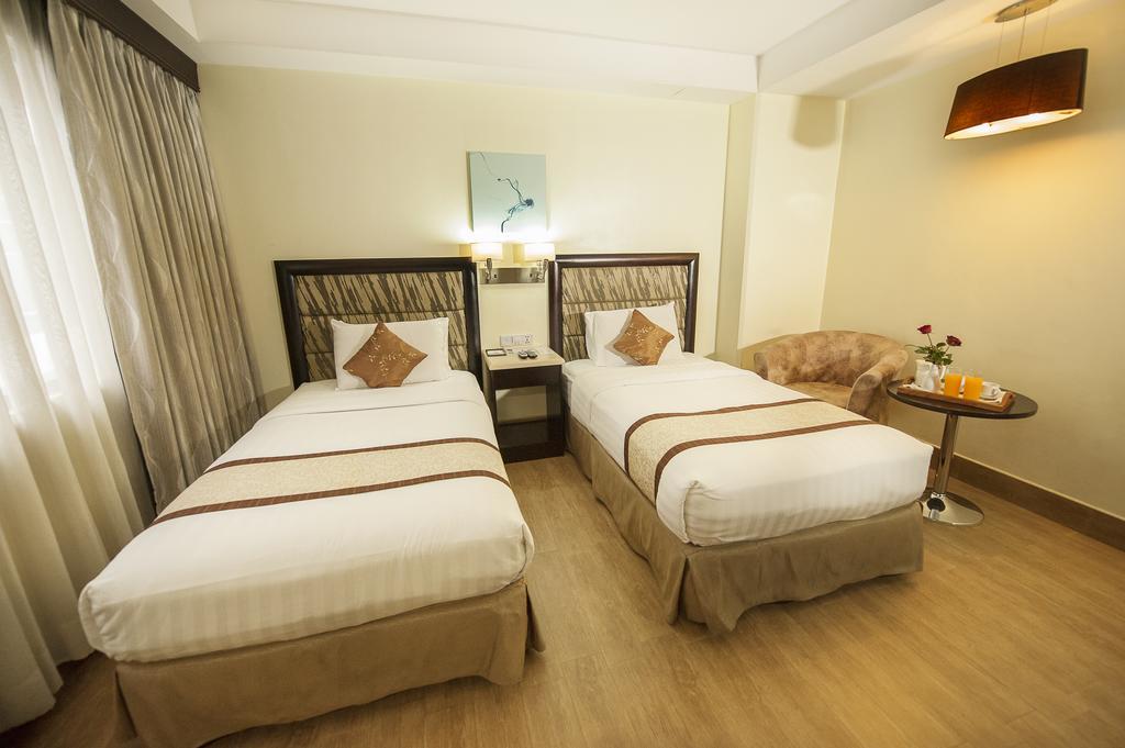 ไดมอนด์ สวีท แอนด์ เรสซิเดนซ์ Hotel Cebu ภายนอก รูปภาพ