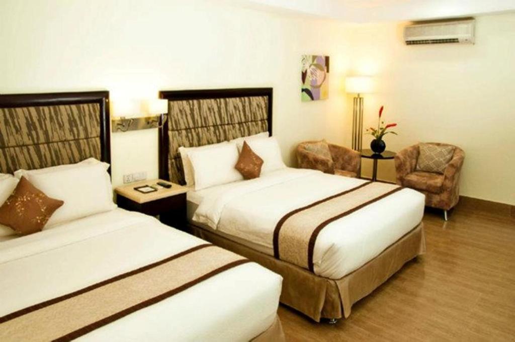 ไดมอนด์ สวีท แอนด์ เรสซิเดนซ์ Hotel Cebu ภายนอก รูปภาพ