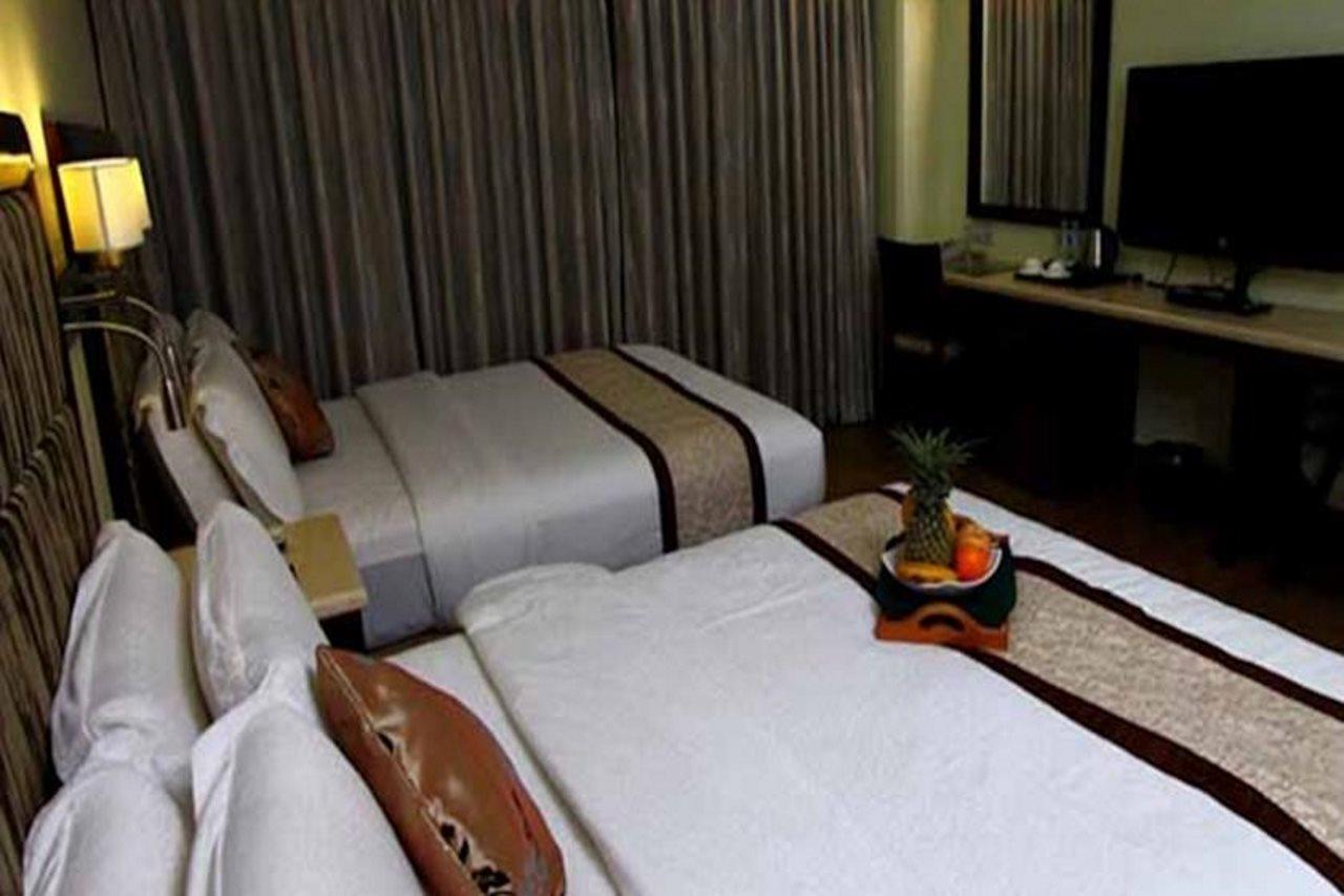 ไดมอนด์ สวีท แอนด์ เรสซิเดนซ์ Hotel Cebu ภายนอก รูปภาพ